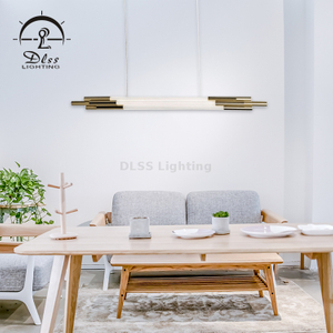 DLSS Lustre d'art linéaire LED en métal doré avec groupe de tuyaux en verre blanc